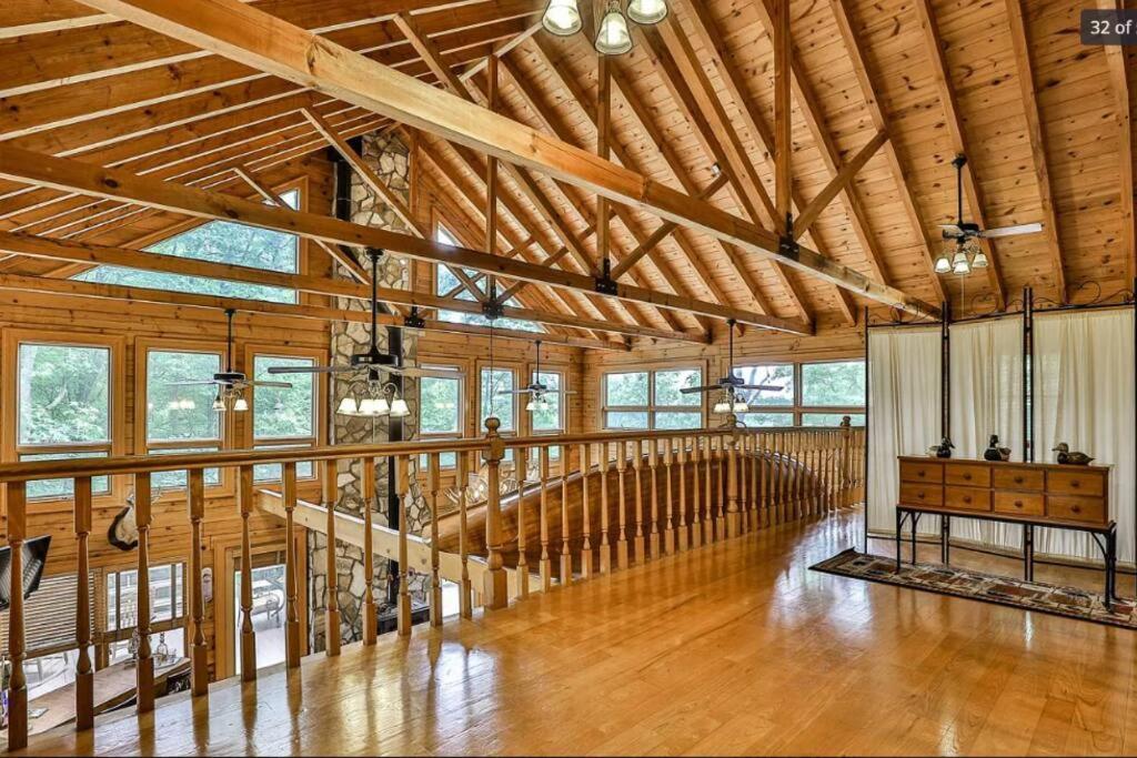 Blue Ridge Bliss- Spacious Cabin, Pets, Hot Tub! Екстериор снимка