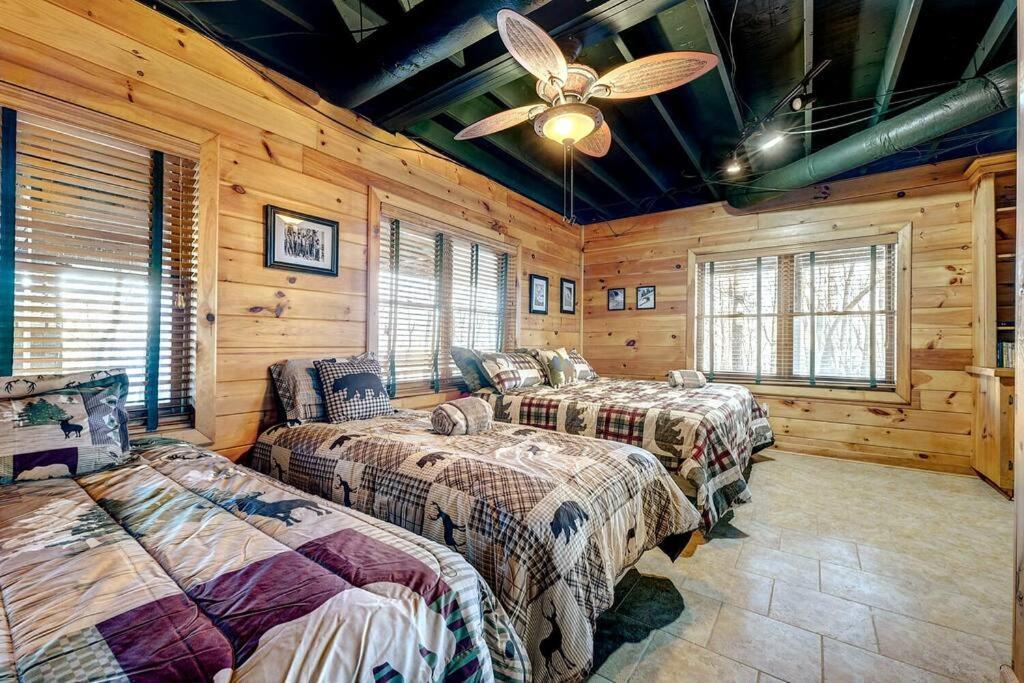 Blue Ridge Bliss- Spacious Cabin, Pets, Hot Tub! Екстериор снимка