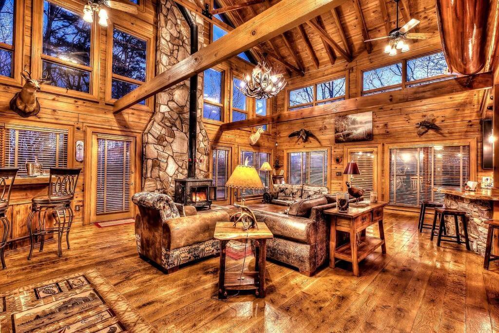 Blue Ridge Bliss- Spacious Cabin, Pets, Hot Tub! Екстериор снимка