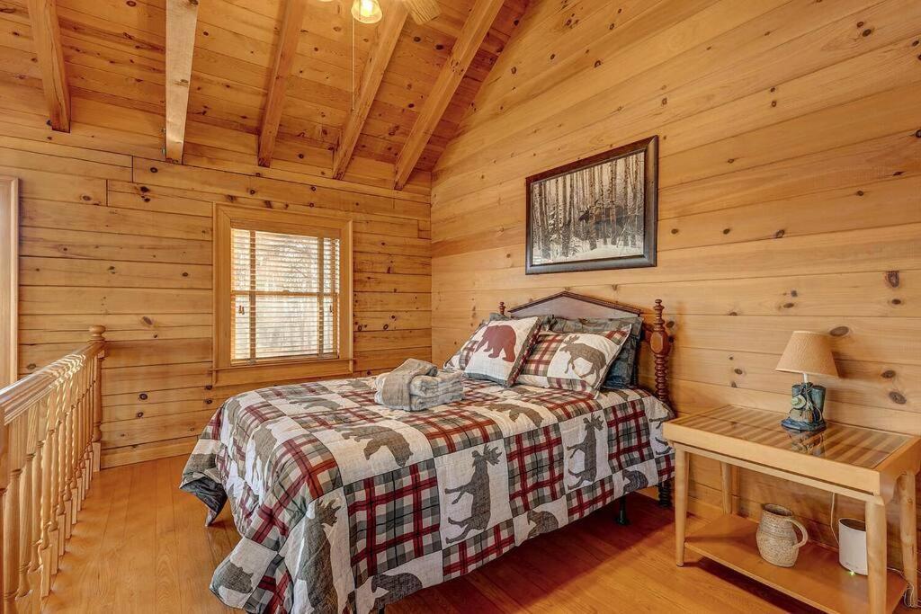Blue Ridge Bliss- Spacious Cabin, Pets, Hot Tub! Екстериор снимка