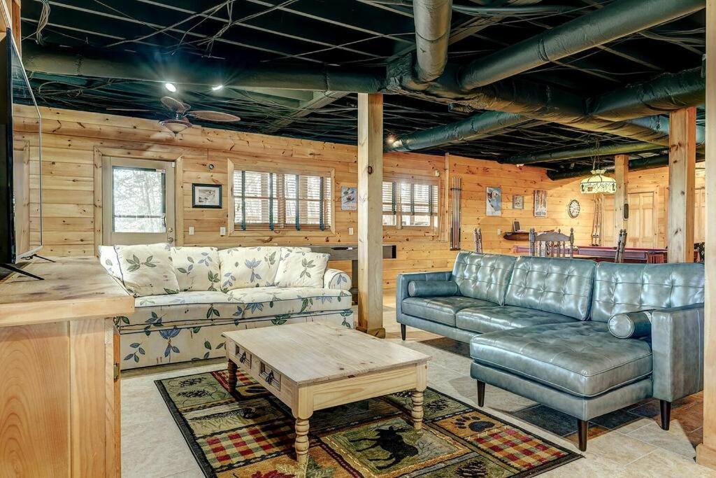 Blue Ridge Bliss- Spacious Cabin, Pets, Hot Tub! Екстериор снимка